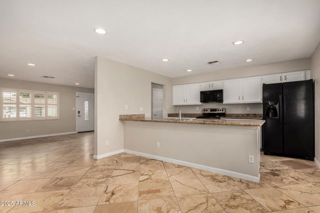 11825 S Coconino Street, Phoenix, AZ 85044