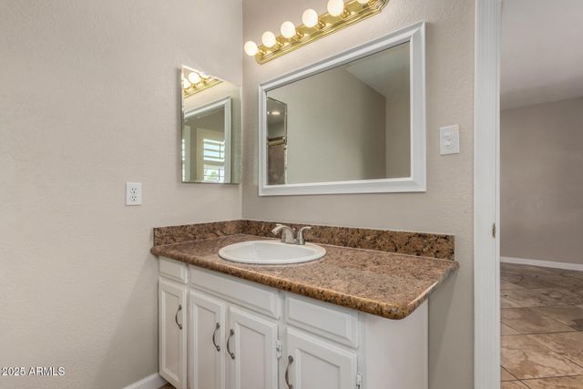 11825 S Coconino Street, Phoenix, AZ 85044