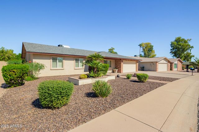 11825 S Coconino Street, Phoenix, AZ 85044