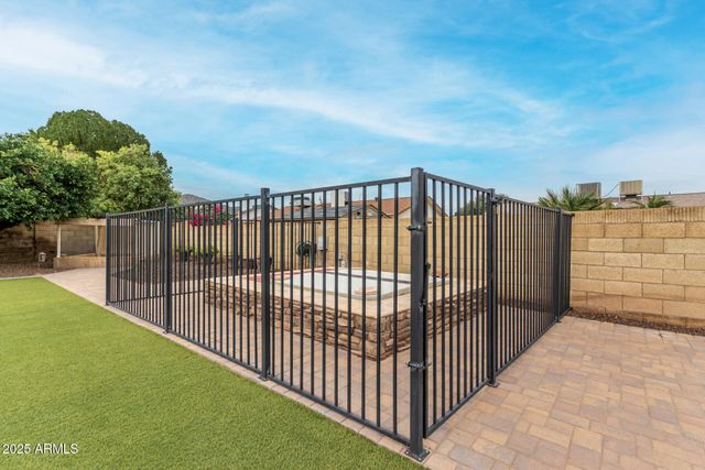 11825 S Coconino Street, Phoenix, AZ 85044