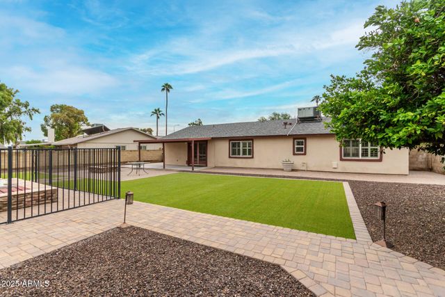 11825 S Coconino Street, Phoenix, AZ 85044