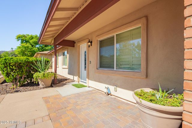 11825 S Coconino Street, Phoenix, AZ 85044
