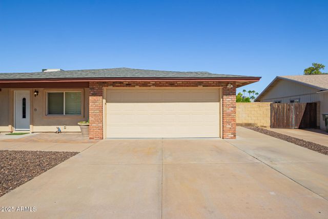 11825 S Coconino Street, Phoenix, AZ 85044