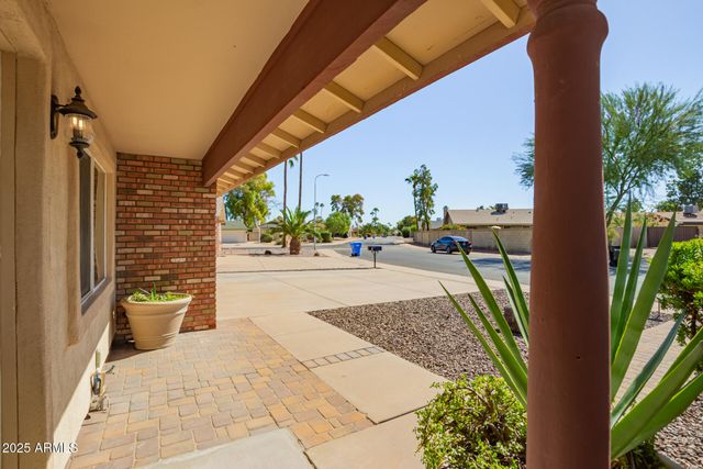 11825 S Coconino Street, Phoenix, AZ 85044