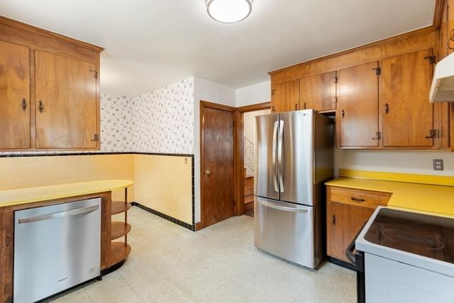 36 Ripley Rd, Medford, MA 02155
