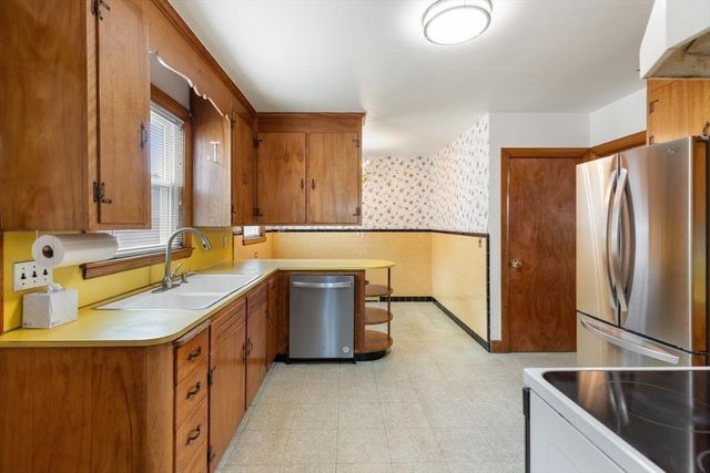 36 Ripley Rd, Medford, MA 02155