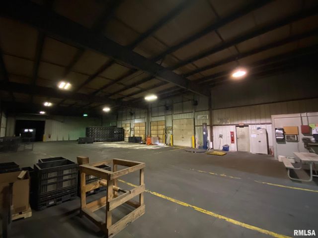 1833 W 2ND Street # 1, Davenport, IA 52802