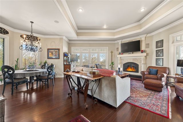 900 Beau Chalet Drive, Bentonville, AR 72713