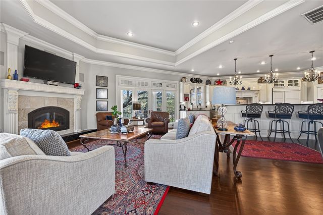 900 Beau Chalet Drive, Bentonville, AR 72713