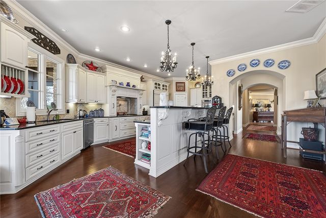 900 Beau Chalet Drive, Bentonville, AR 72713