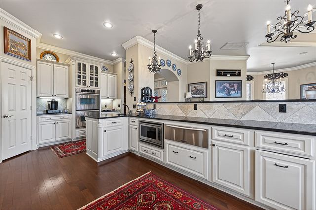 900 Beau Chalet Drive, Bentonville, AR 72713