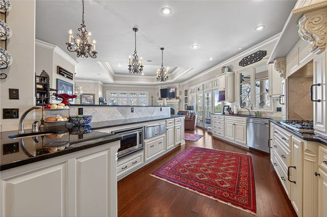 900 Beau Chalet Drive, Bentonville, AR 72713