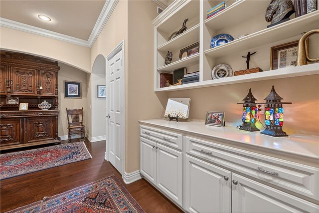 900 Beau Chalet Drive, Bentonville, AR 72713