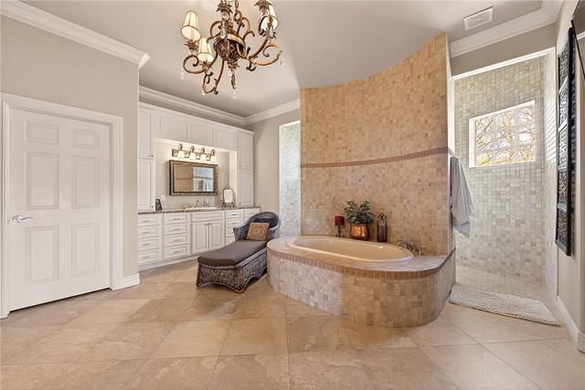 900 Beau Chalet Drive, Bentonville, AR 72713