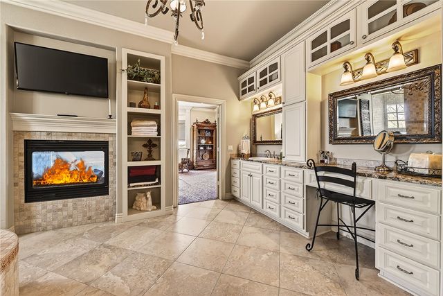 900 Beau Chalet Drive, Bentonville, AR 72713