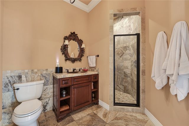 900 Beau Chalet Drive, Bentonville, AR 72713