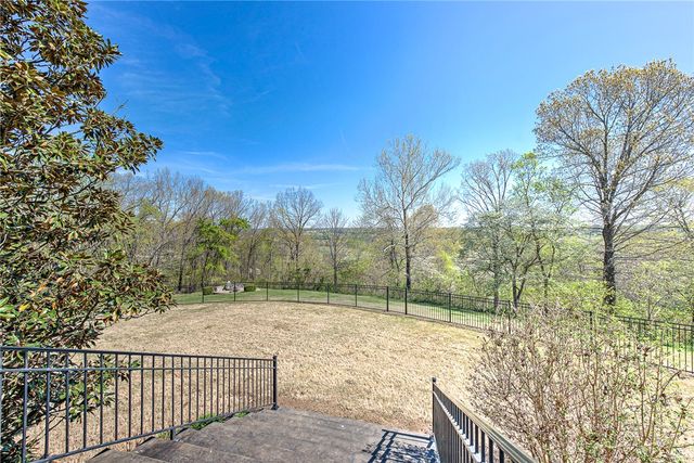 900 Beau Chalet Drive, Bentonville, AR 72713