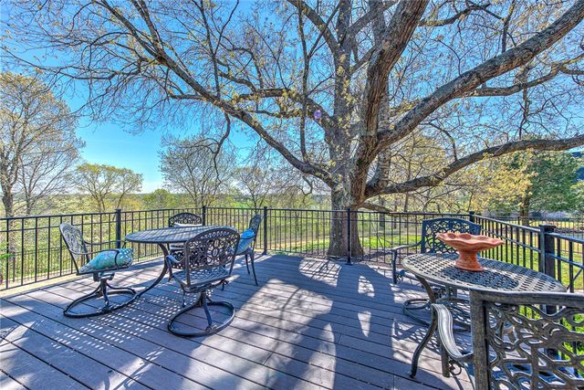 900 Beau Chalet Drive, Bentonville, AR 72713