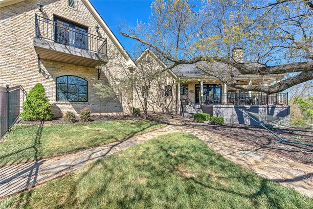 900 Beau Chalet Drive, Bentonville, AR 72713