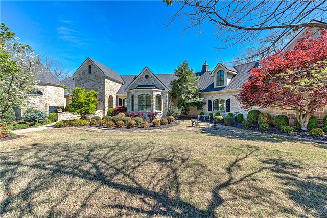 900 Beau Chalet Drive, Bentonville, AR 72713