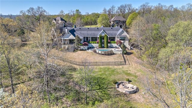 900 Beau Chalet Drive, Bentonville, AR 72713