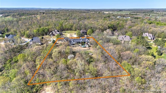 900 Beau Chalet Drive, Bentonville, AR 72713