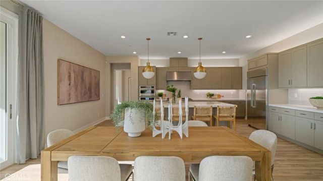 29409 Via Diamante, Valencia, CA 91354