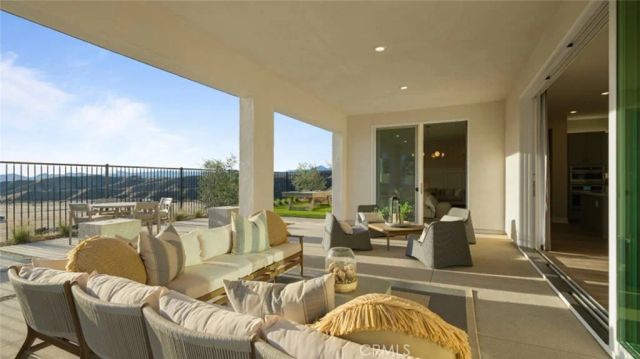 29409 Via Diamante, Valencia, CA 91354