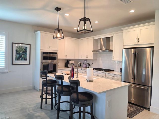 8955 Kingston ST, Naples, FL 34114