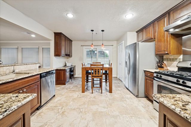 10900 Spruce Drive S, La Porte, TX 77571