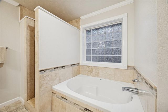 10900 Spruce Drive S, La Porte, TX 77571