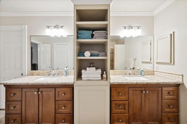 10900 Spruce Drive S, La Porte, TX 77571