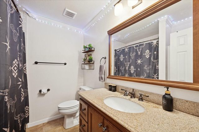 10900 Spruce Drive S, La Porte, TX 77571