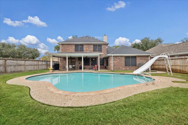 10900 Spruce Drive S, La Porte, TX 77571