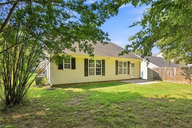 5117 Oakhurst Park Court, Kernersville, NC 27284