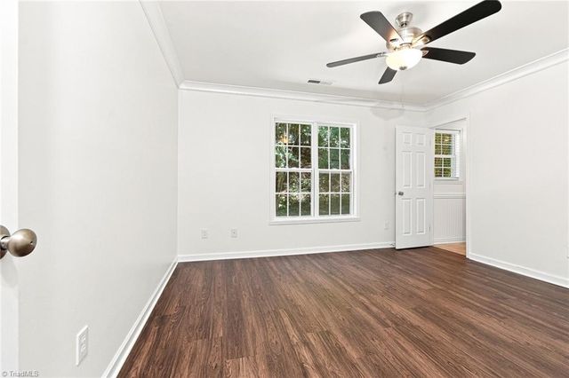 5117 Oakhurst Park Court, Kernersville, NC 27284