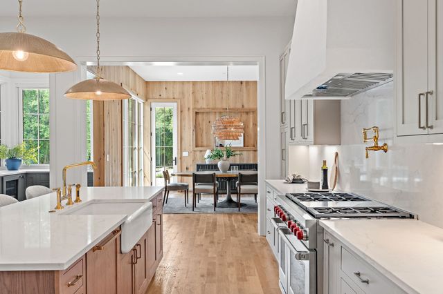 2805 Tyne Blvd, Nashville, TN 37215