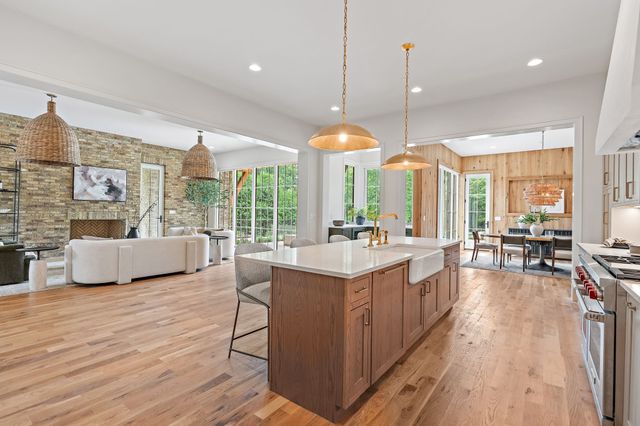 2805 Tyne Blvd, Nashville, TN 37215