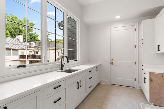 2805 Tyne Blvd, Nashville, TN 37215