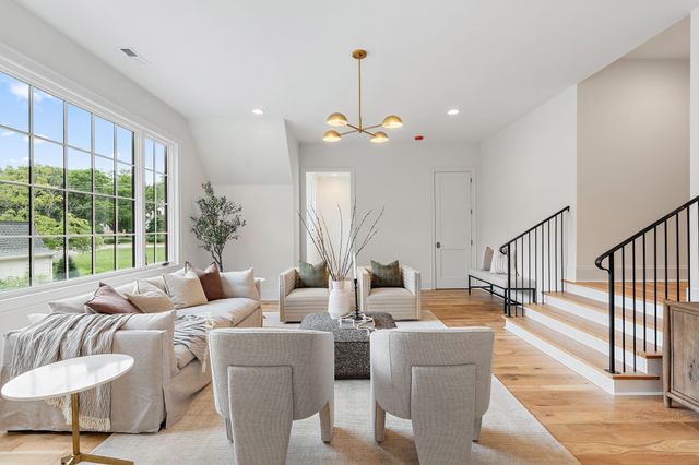 2805 Tyne Blvd, Nashville, TN 37215