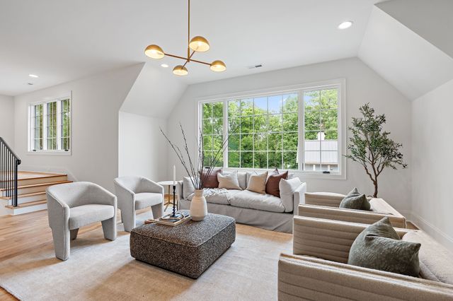 2805 Tyne Blvd, Nashville, TN 37215