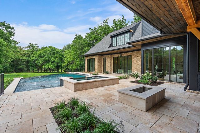 2805 Tyne Blvd, Nashville, TN 37215