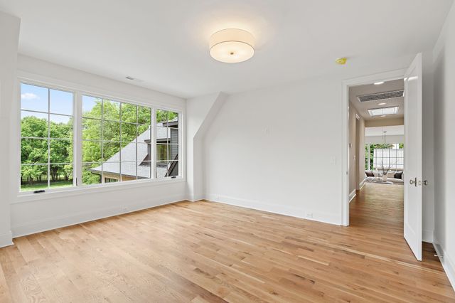 2805 Tyne Blvd, Nashville, TN 37215