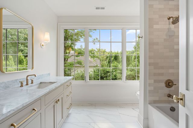 2805 Tyne Blvd, Nashville, TN 37215