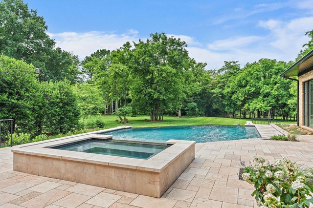 2805 Tyne Blvd, Nashville, TN 37215