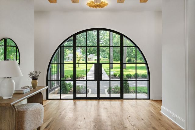 2805 Tyne Blvd, Nashville, TN 37215