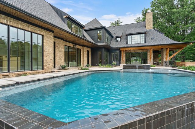 2805 Tyne Blvd, Nashville, TN 37215