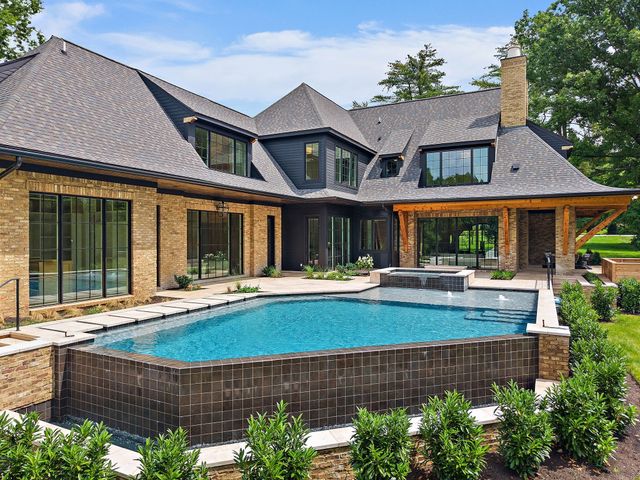 2805 Tyne Blvd, Nashville, TN 37215