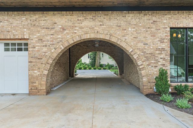 2805 Tyne Blvd, Nashville, TN 37215