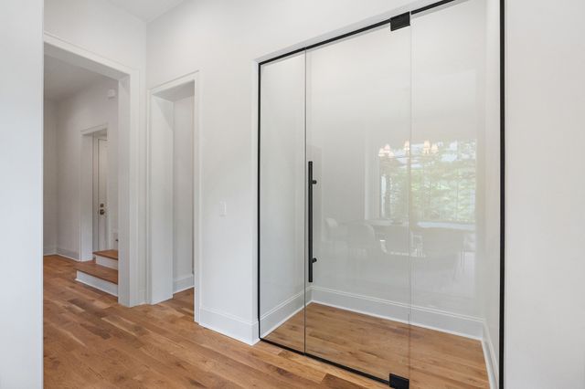 2805 Tyne Blvd, Nashville, TN 37215